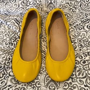 BNWOB Tieks Mustard Yellow